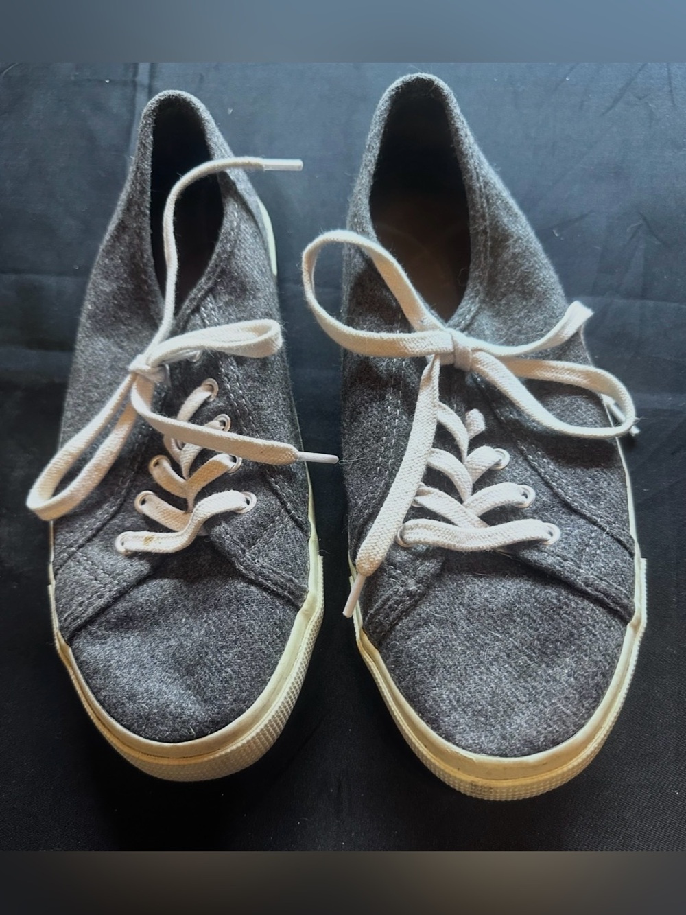 #S1049 Old Navy Gray Canvas Lace-Up Sneakers with White Laces
